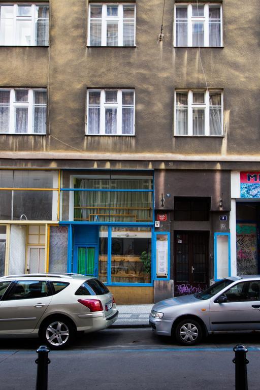Apartment Ve Smeckach With A Big Terrace Praga Exterior foto